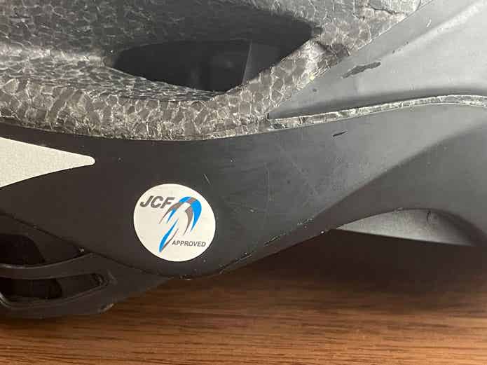 マウンテンバイクのヘルメットの安全規格