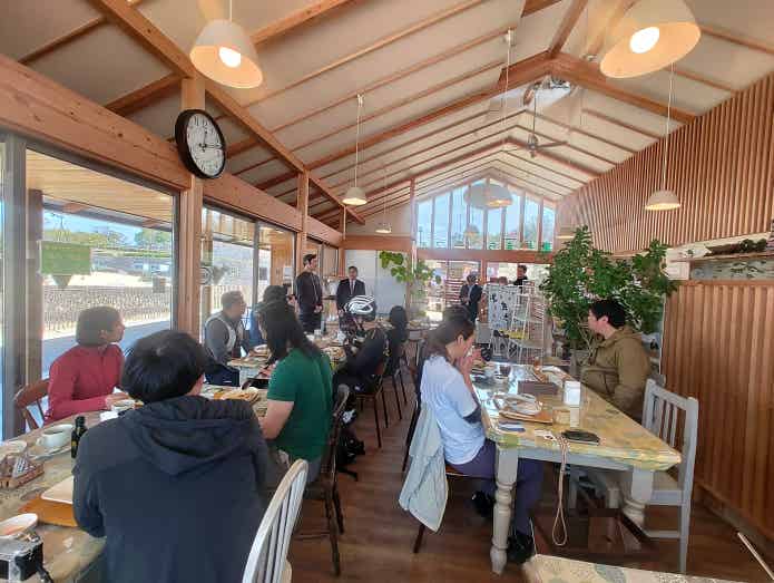 なかい里都まちCAFEの店内