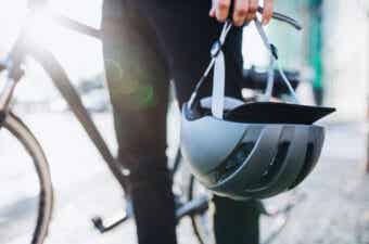 【2024】クロスバイクにおすすめのヘルメット17選！必要性の解説・おしゃれなモデルもご紹介