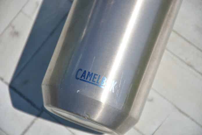 CAMELBAKポディウムボトルの表面の傷