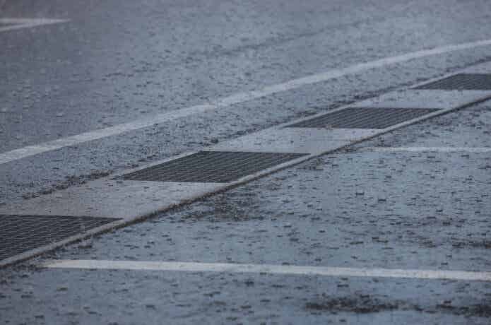雨の路面