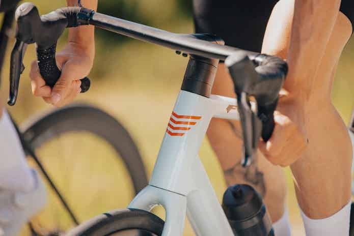 FELT Bicyclesから、新型ロードモデル「FR / VR4.0」 堂々登場