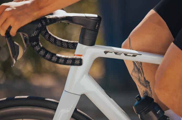 FELT Bicyclesから、新型ロードモデル「FR / VR4.0」 堂々登場
