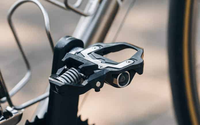 自転車に取り付けたSPD-SLペダル