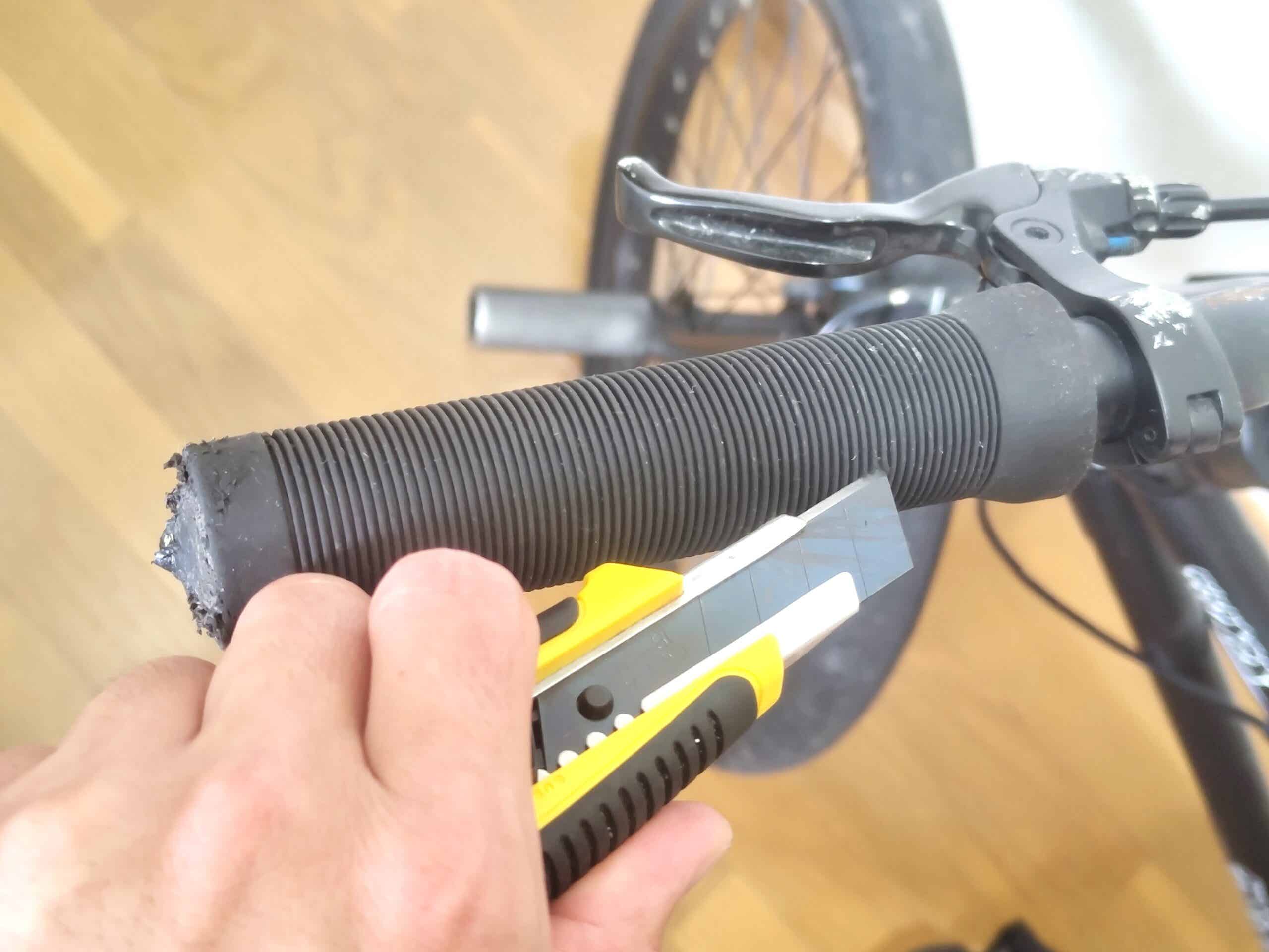 BMXグリップの取り外し