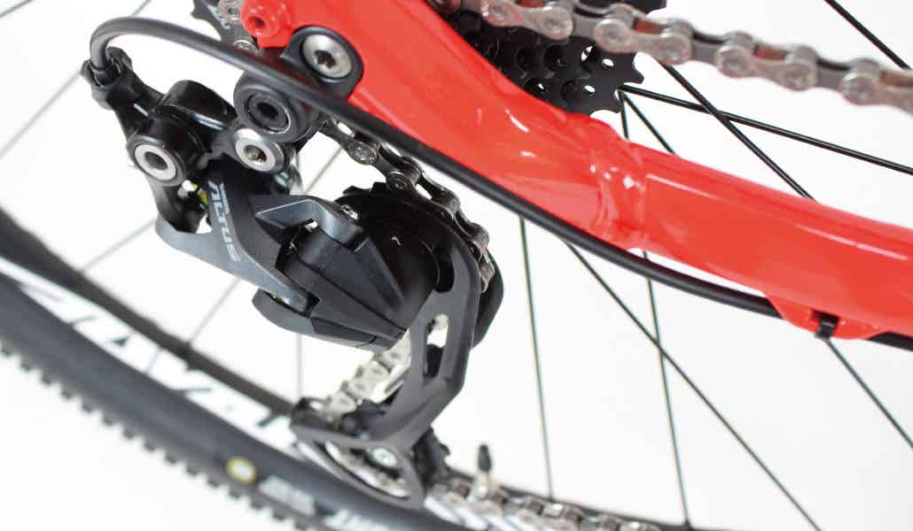 安いマウンテンバイクのシマノ製コンポ