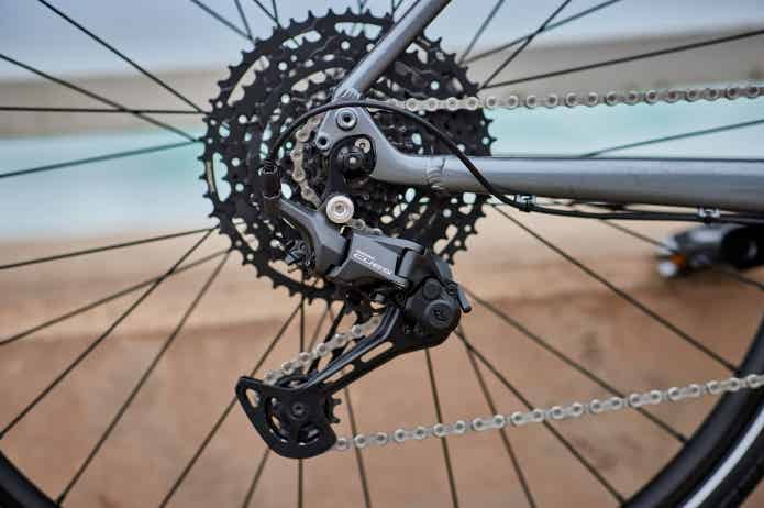 Shimano CUES
