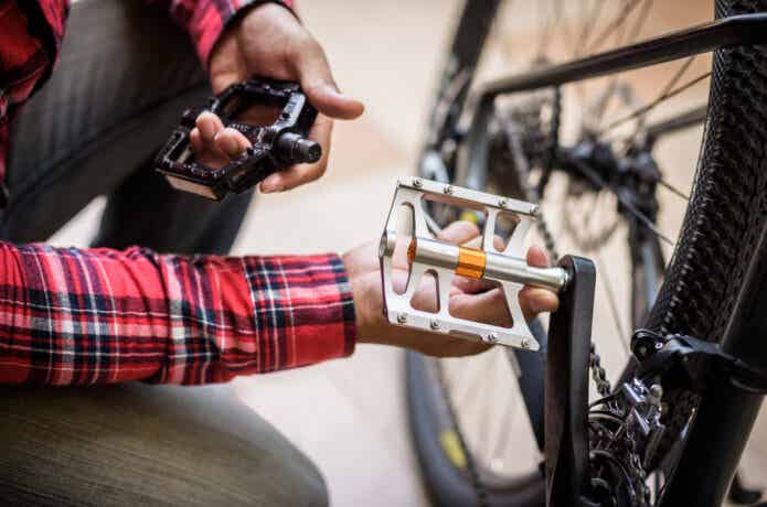 安いマウンテンバイクのペダル交換