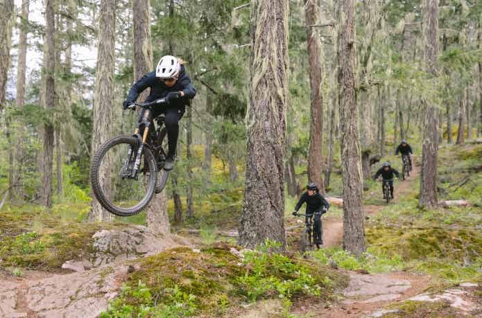 Stumpjumper 15に乗る男性