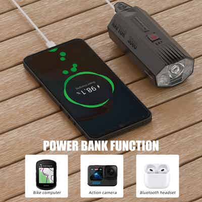 モバイルバッテリー機能搭載で点灯時もスマホやサイコンの充電が同時に可能