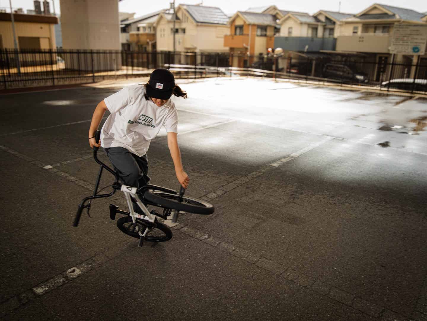 ARESBIKESのBMXライダー