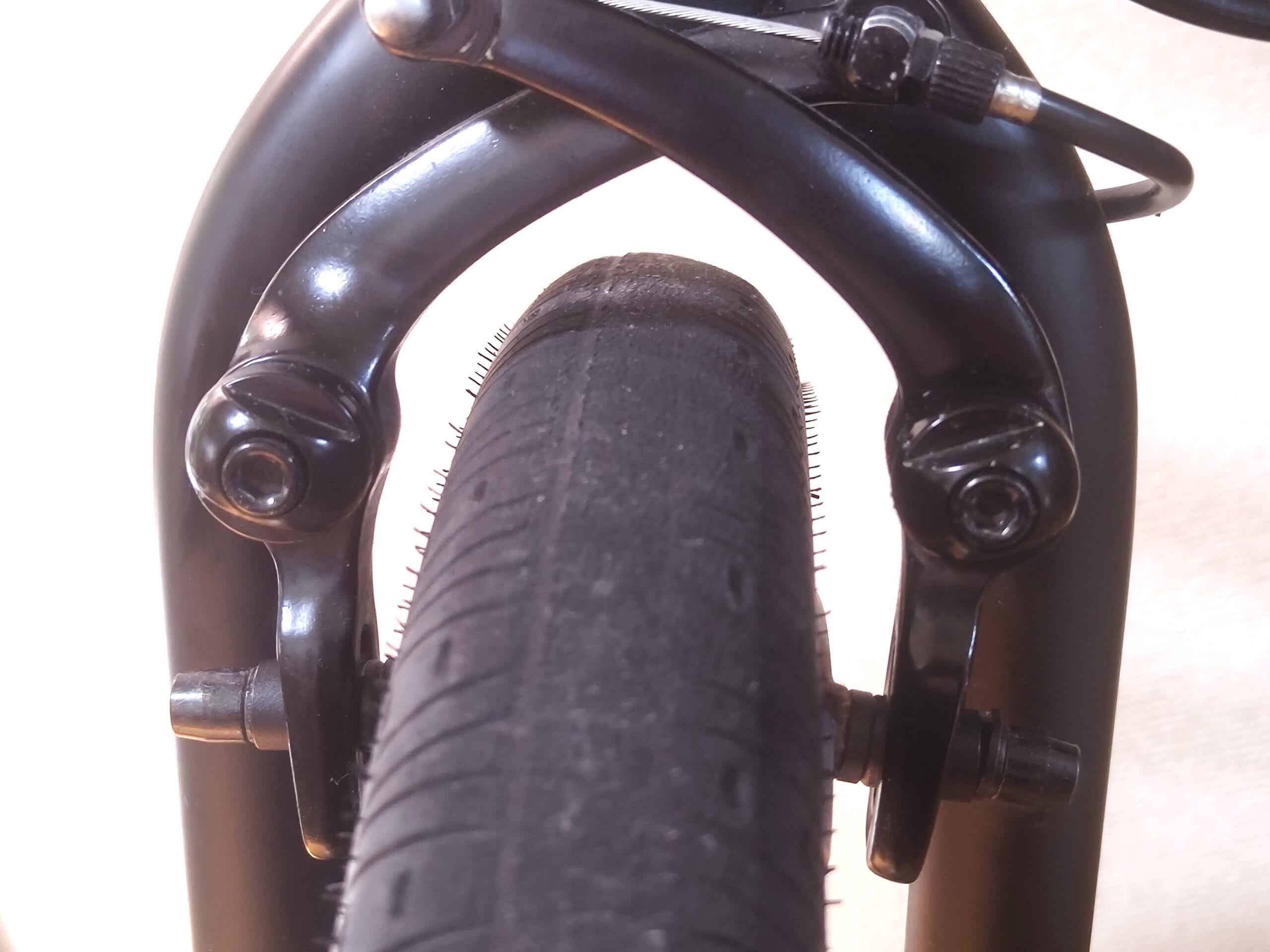 BMXのブレーキのパッド調整