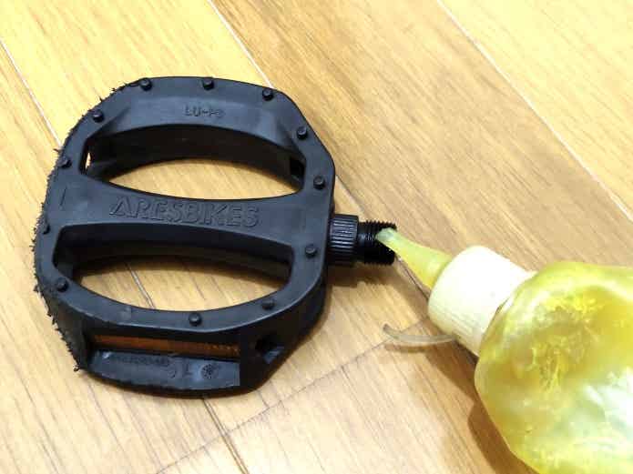 BMXのペダルのグリスアップ