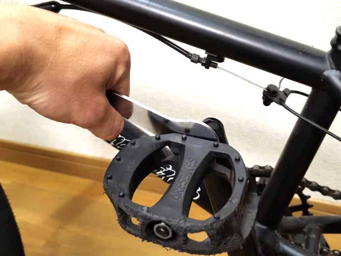 BMXのペダルの取り外し