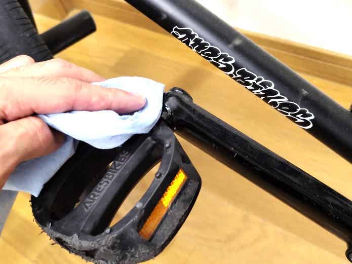 BMXのペダル掃除