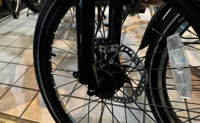自転車前輪のディスクローター