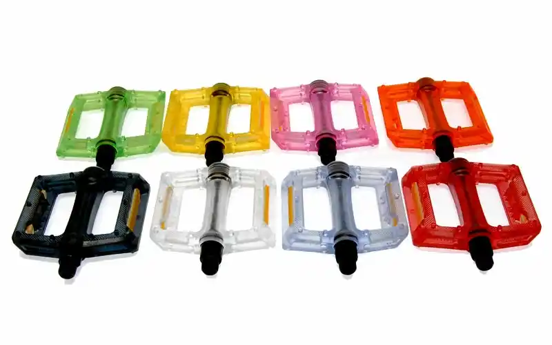 BMXのプラスチックペダル