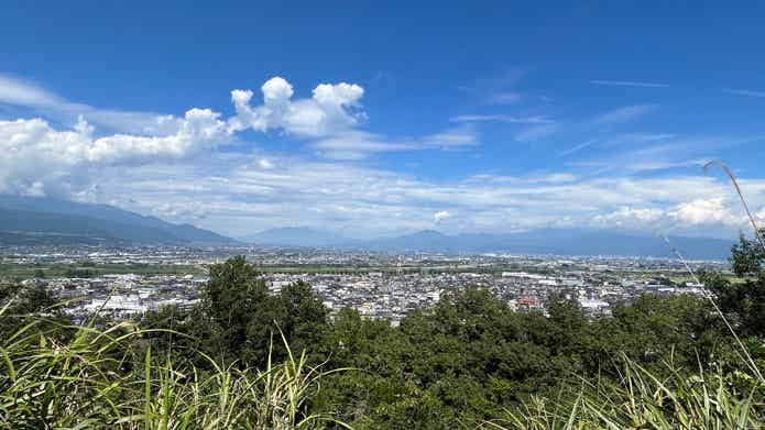 公園で展望台からの絶景、遊具や散策を楽しもう！