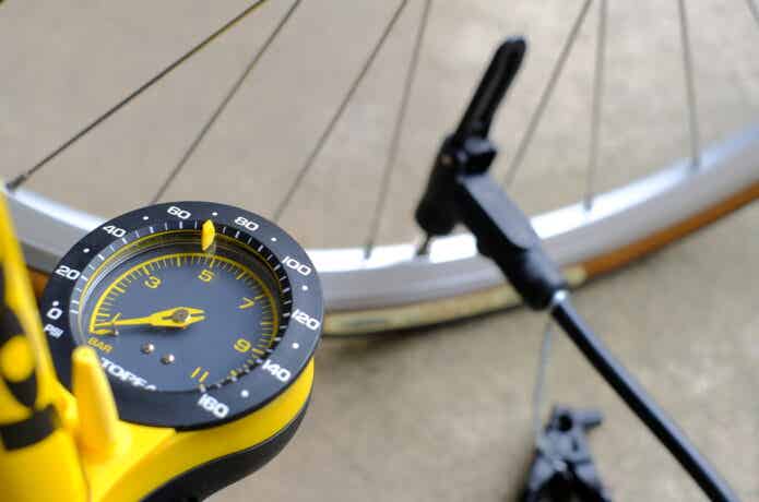 自転車の空気入れ
