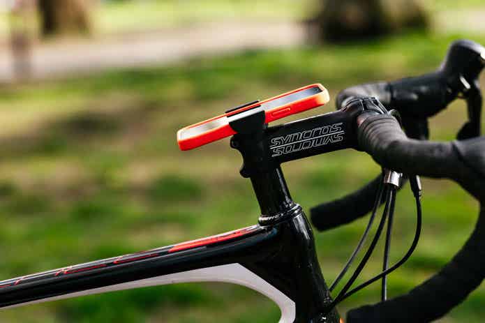 スマホを取り付けたLOOP Micro Mount