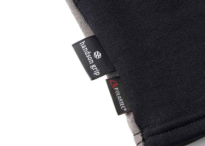VERSATILE CUFF GAITERのタグ部分