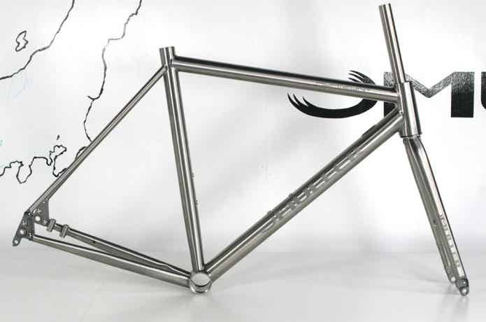 MULLERの最高峰ハードタイプチタンロードバイク