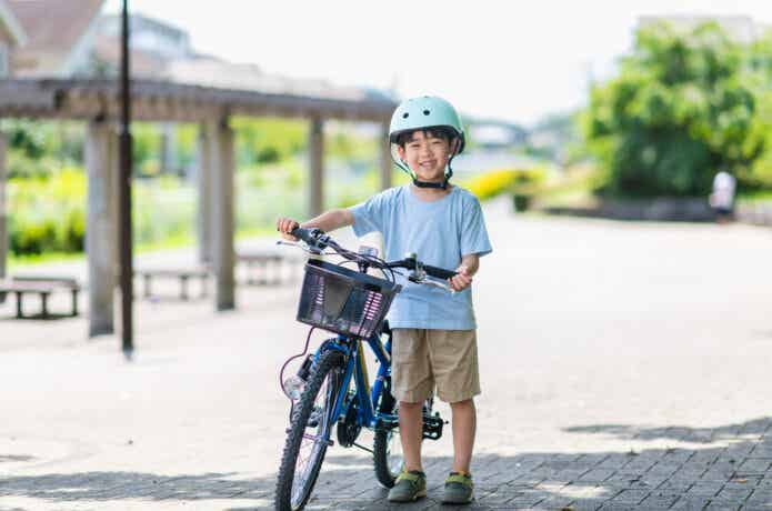 男の子と自転車