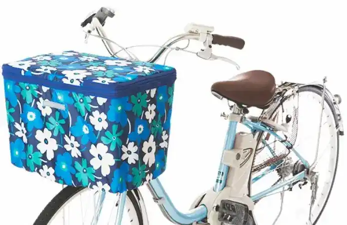 自転車カバーをつけたママチャリ
