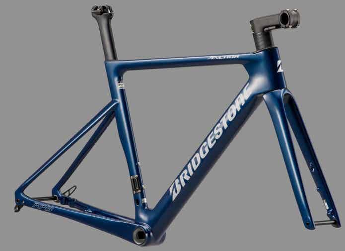 ANCHORのロードバイク「RP8」、2025年モデルに2色の限定カラーが ANCHORのロードバイク「RP8」、2025年モデルに2色の限定カラーが