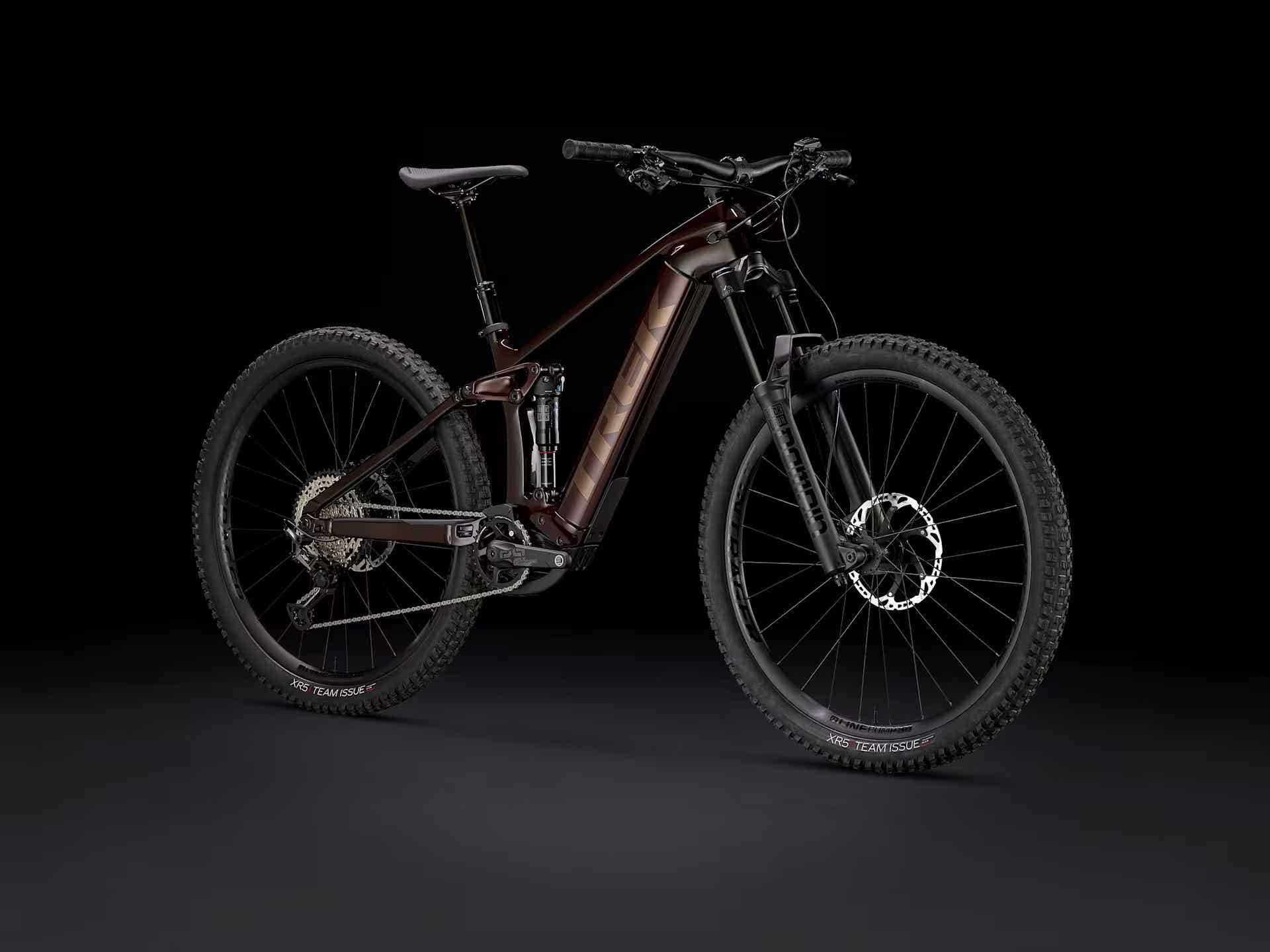 下りをガンガン攻められる本格フルサスE-MTB