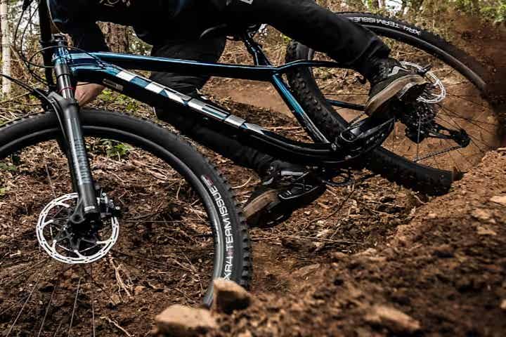 トレックのマウンテンバイクでトレイルライド