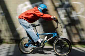 【80年代のBMXがE-Bikeに!? 】FUJIからビンテージBMXスタイルの「MX-E」が発表