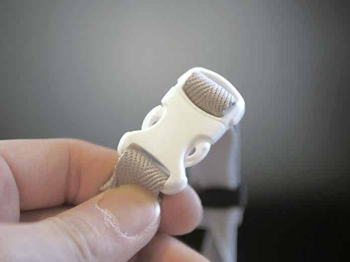 「Pure White」のバックル部分 
