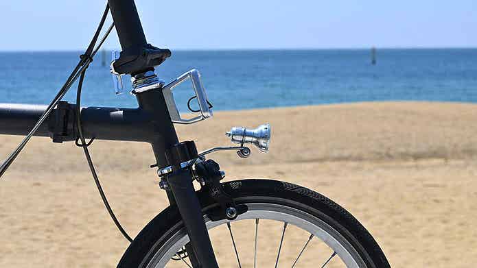 「ビンテージライトV3」をとりつけた自転車