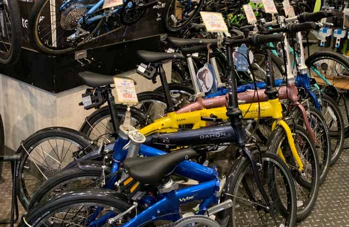 自転車ショップのミニベロ売り場