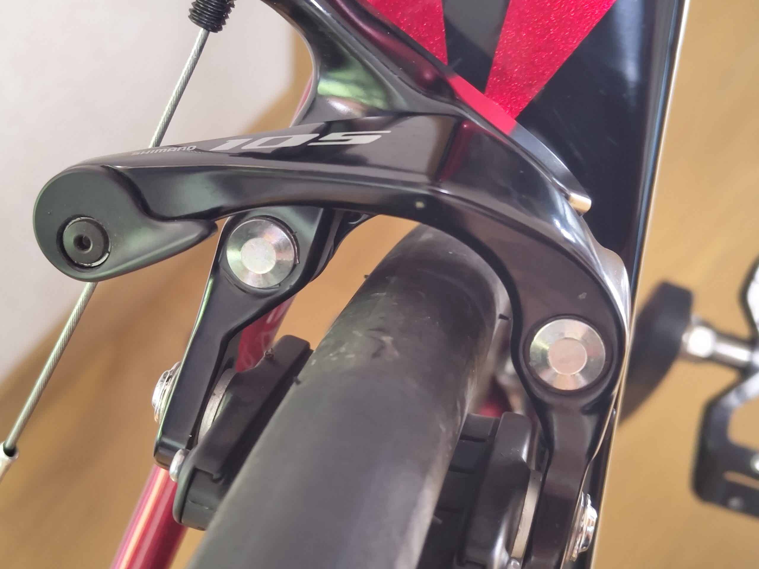 ロードバイクのクリンチャータイヤの幅