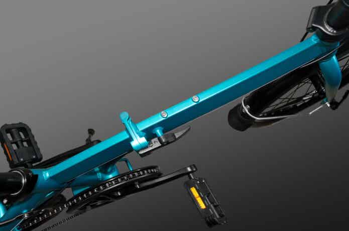 折りたたみ自転車の緑色のフレーム