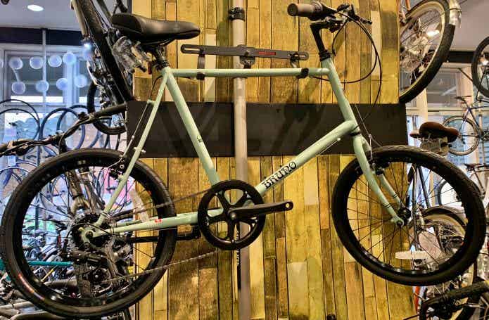自転車ショップに展示されたBRUNOミニベロ