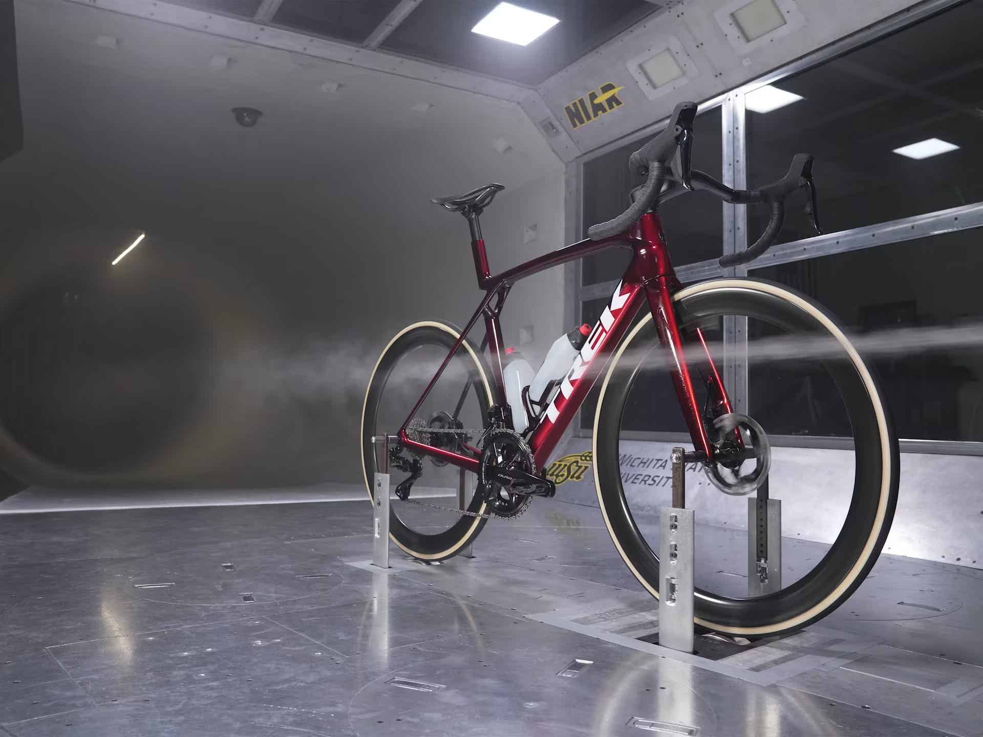 TREKのロードバイク開発