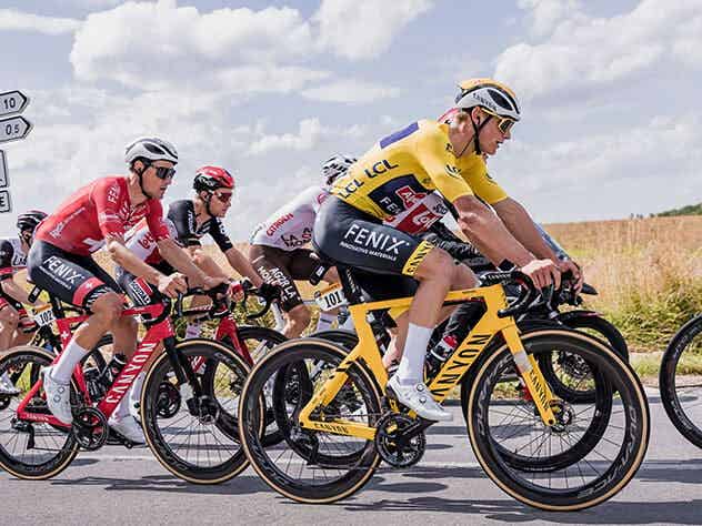 キャニオンのロードバイクによるレース