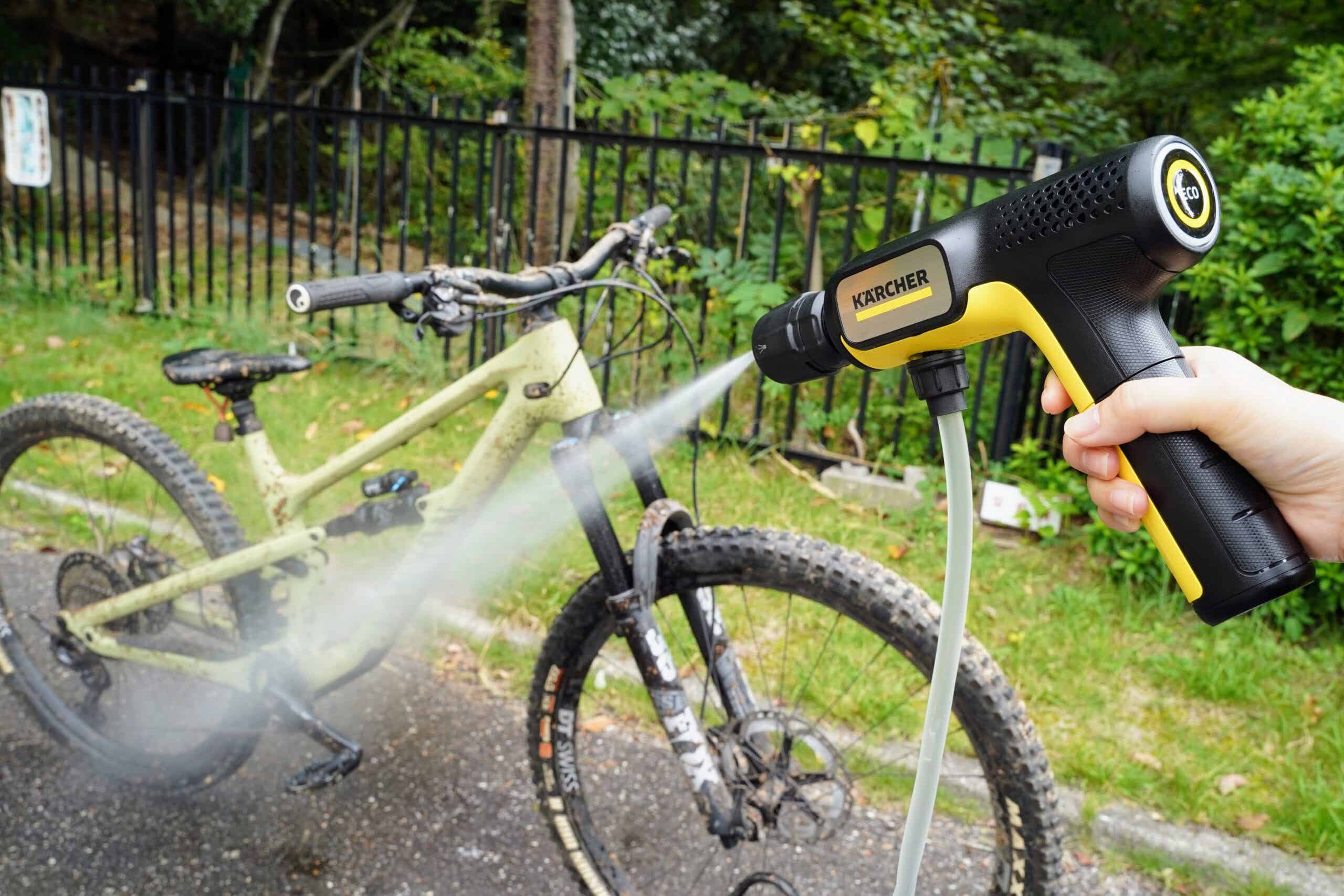 「OC Handy Compact」でMTBを洗車