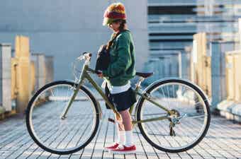 子どもが笑顔になる自転車。ZITシリーズに“マットカーキ”と“サクラレッド”が登場
