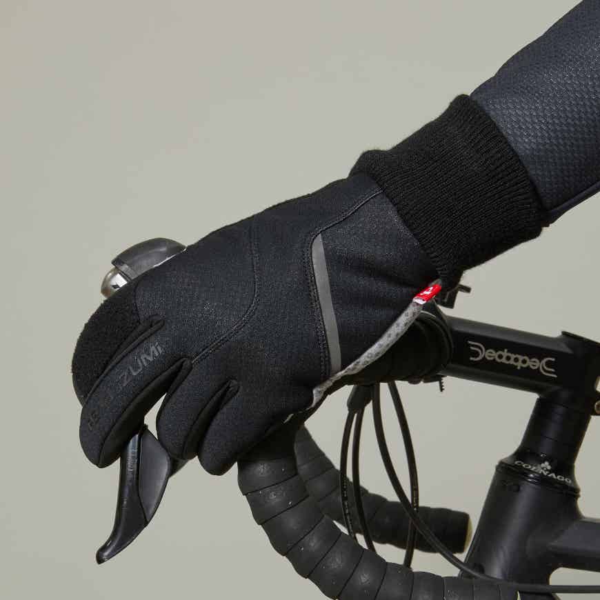 透湿性のある冬用サイクルグローブ