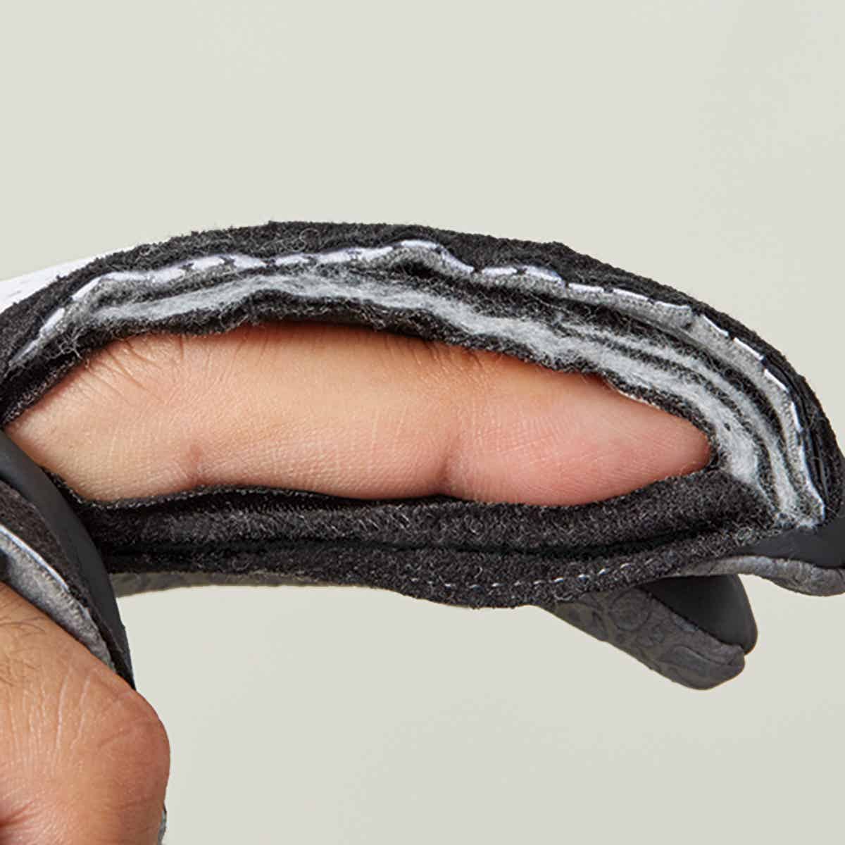 パールイズミの冬用サイクルグローブ