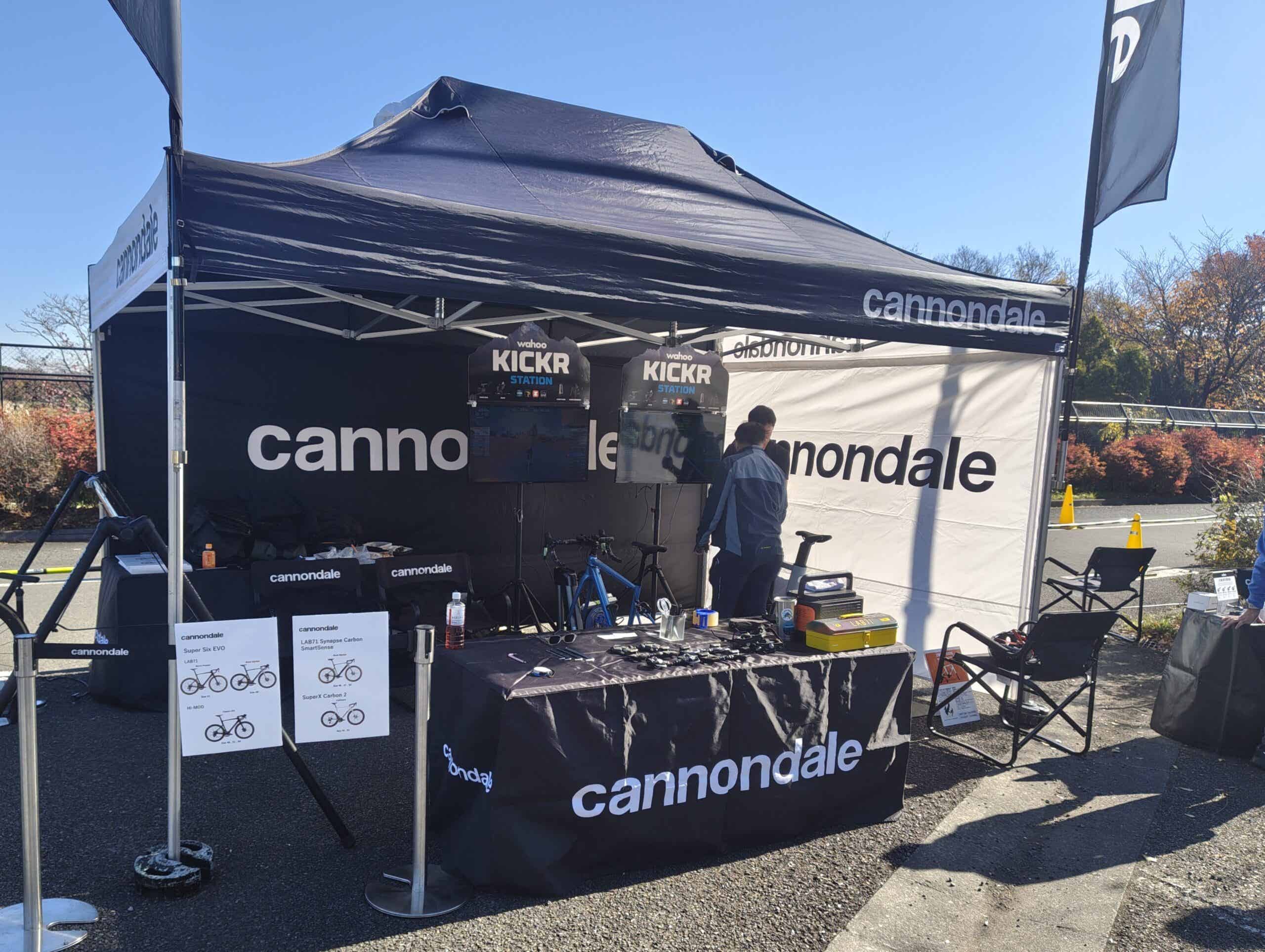 キャノンデールのロードバイクブース