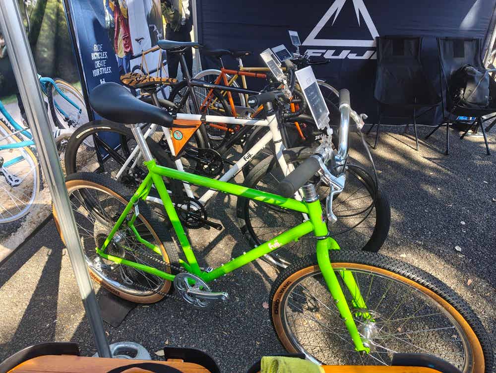 FUJIのクロモリバイク