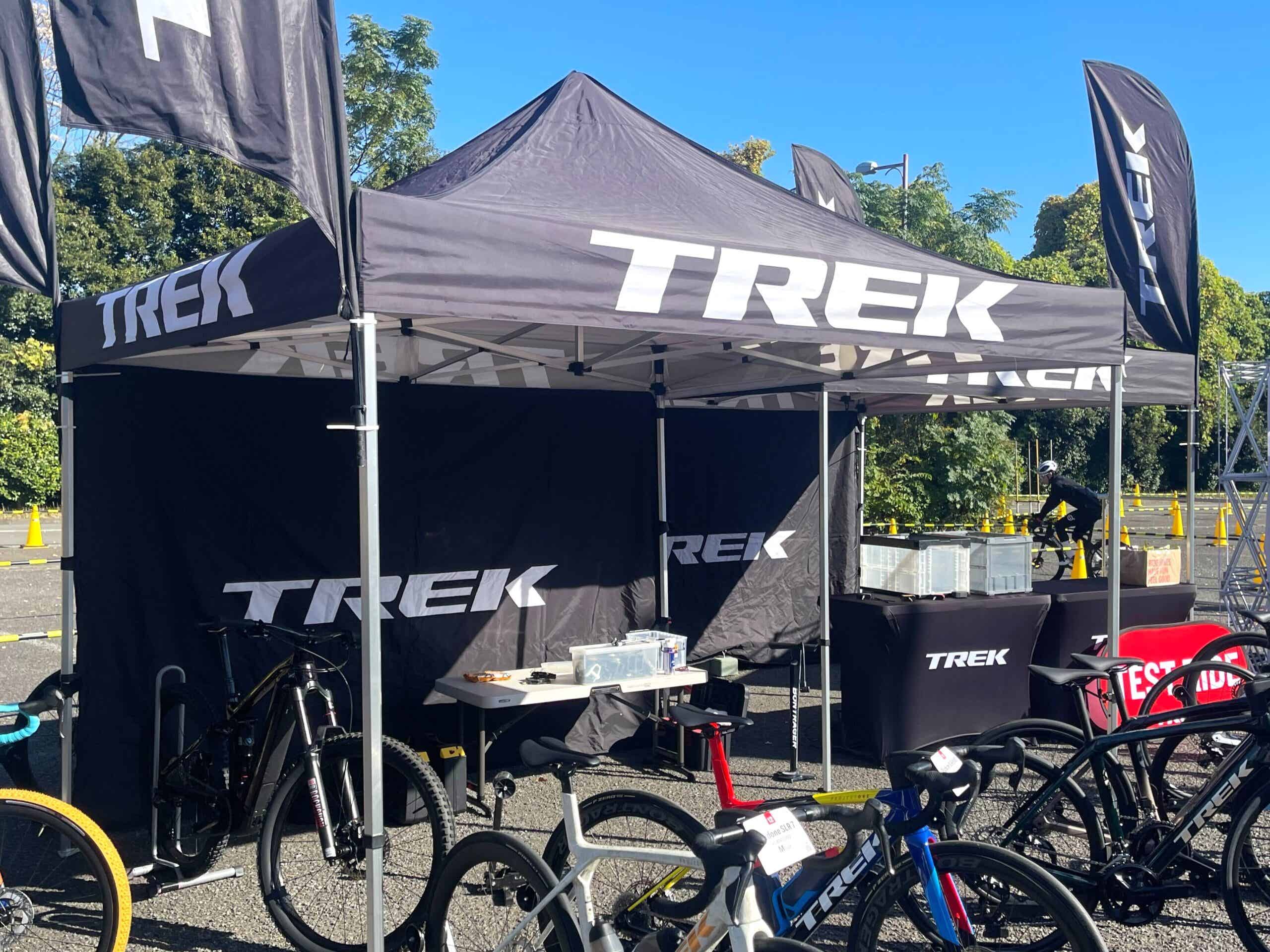 TREKのロードバイクブース