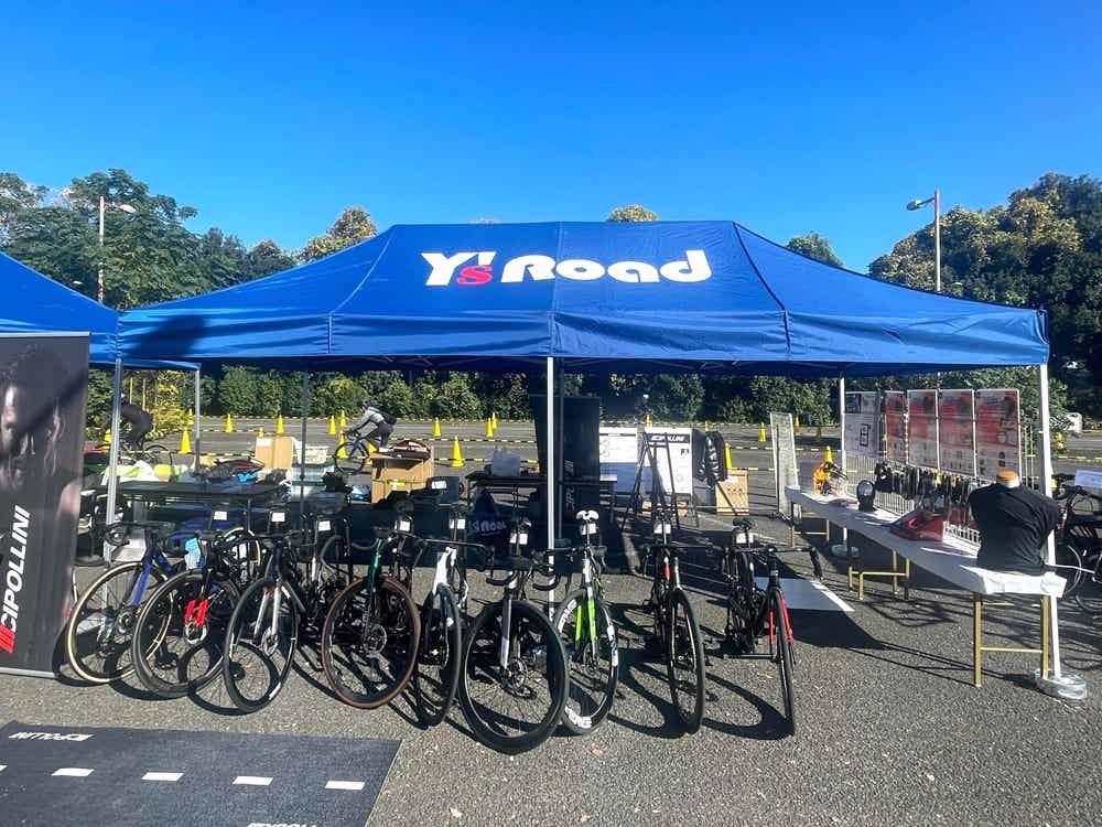 スポーツバイクデモの会場