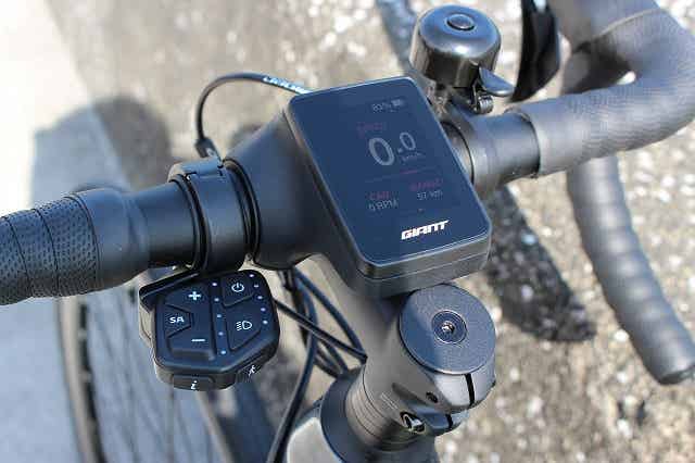 Giant Road E＋の操作スイッチ