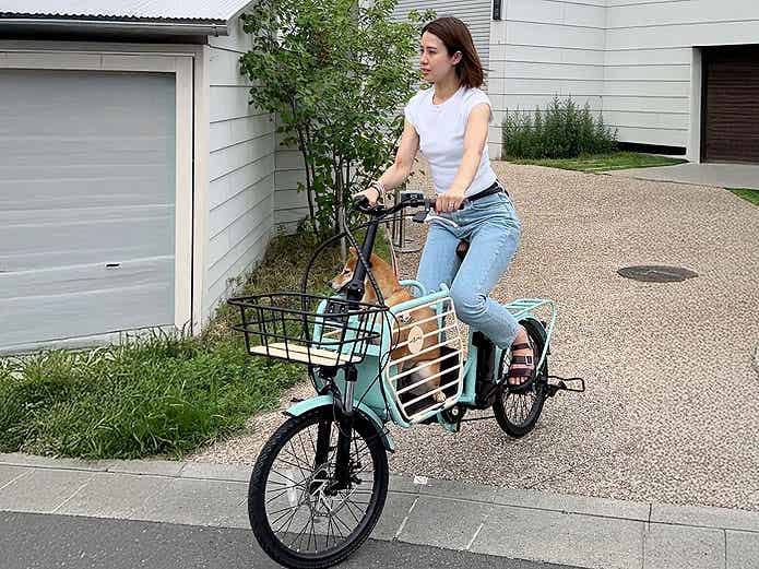 with oneに乗る女性